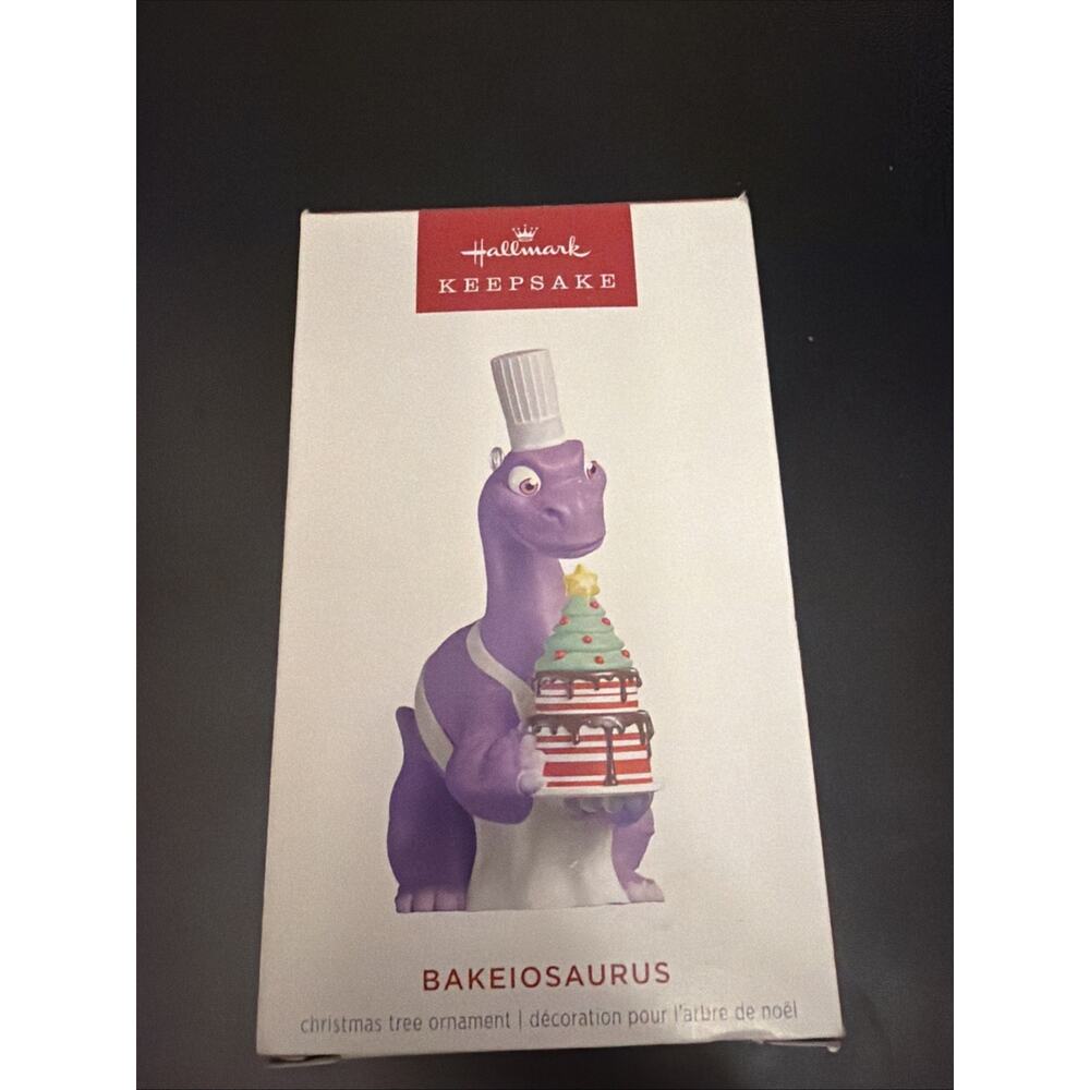 2025 Hallmark Ornament - BAKEIOSAURUS - Baking Dinosaur - New in Box!